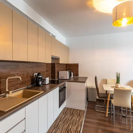 Leo Apartment *